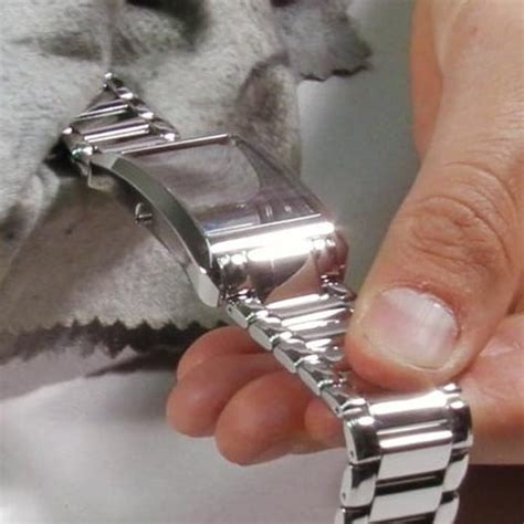 enlever rayures montre acier